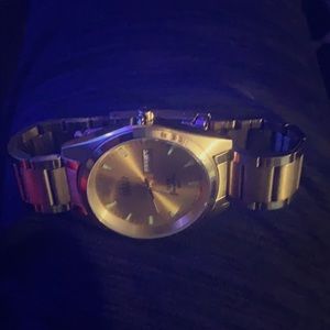 A gold watch perfect shape